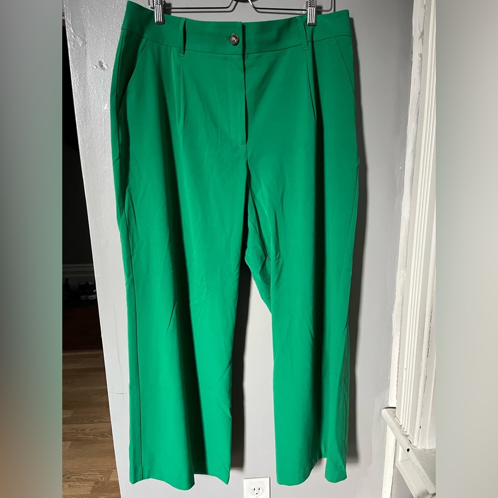 Reitmans Green Women's wide leg ankle length Trousers